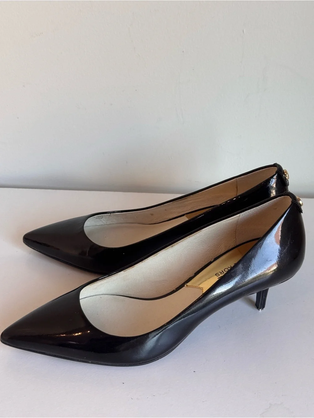 Michael Kors Flex Kitten Pumps Sz 6 Pointed Toe Kitten Heel Black Patent Leather